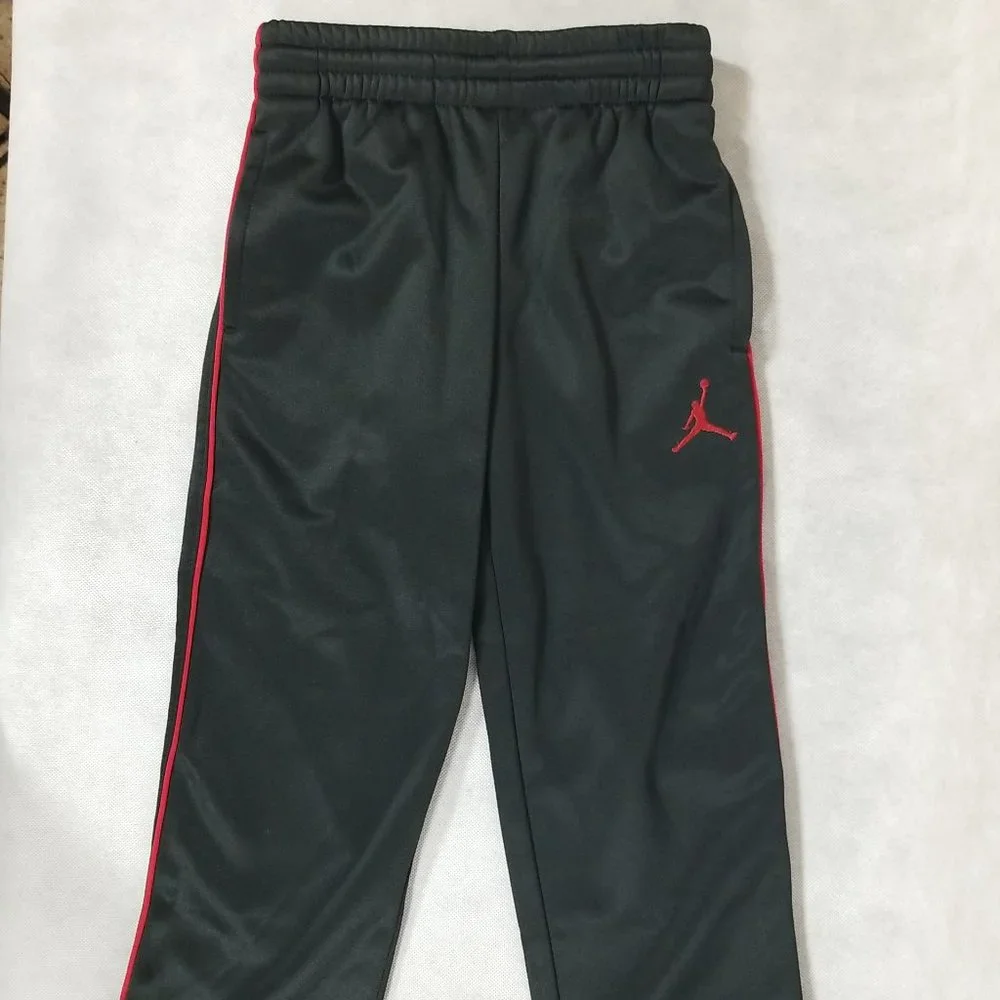 Nike Boys Size 4 Air Jordan Set Therma-Fit Shirt and Pant Outfit‎ Black NWT